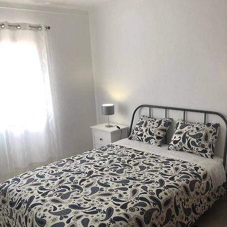 Olinda'S 2 Bedroom Apartment ลากอส ภายนอก รูปภาพ