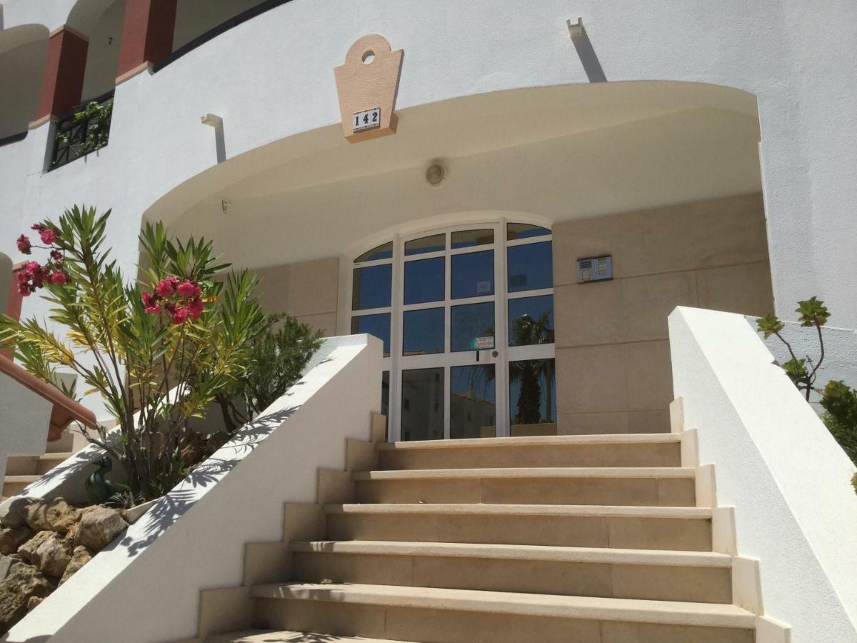 Olinda'S 2 Bedroom Apartment ลากอส ภายนอก รูปภาพ