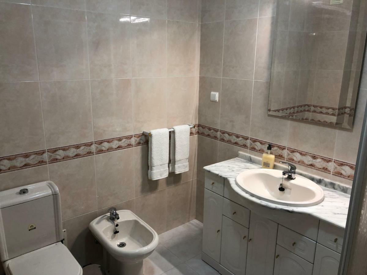 Olinda'S 2 Bedroom Apartment ลากอส ภายนอก รูปภาพ