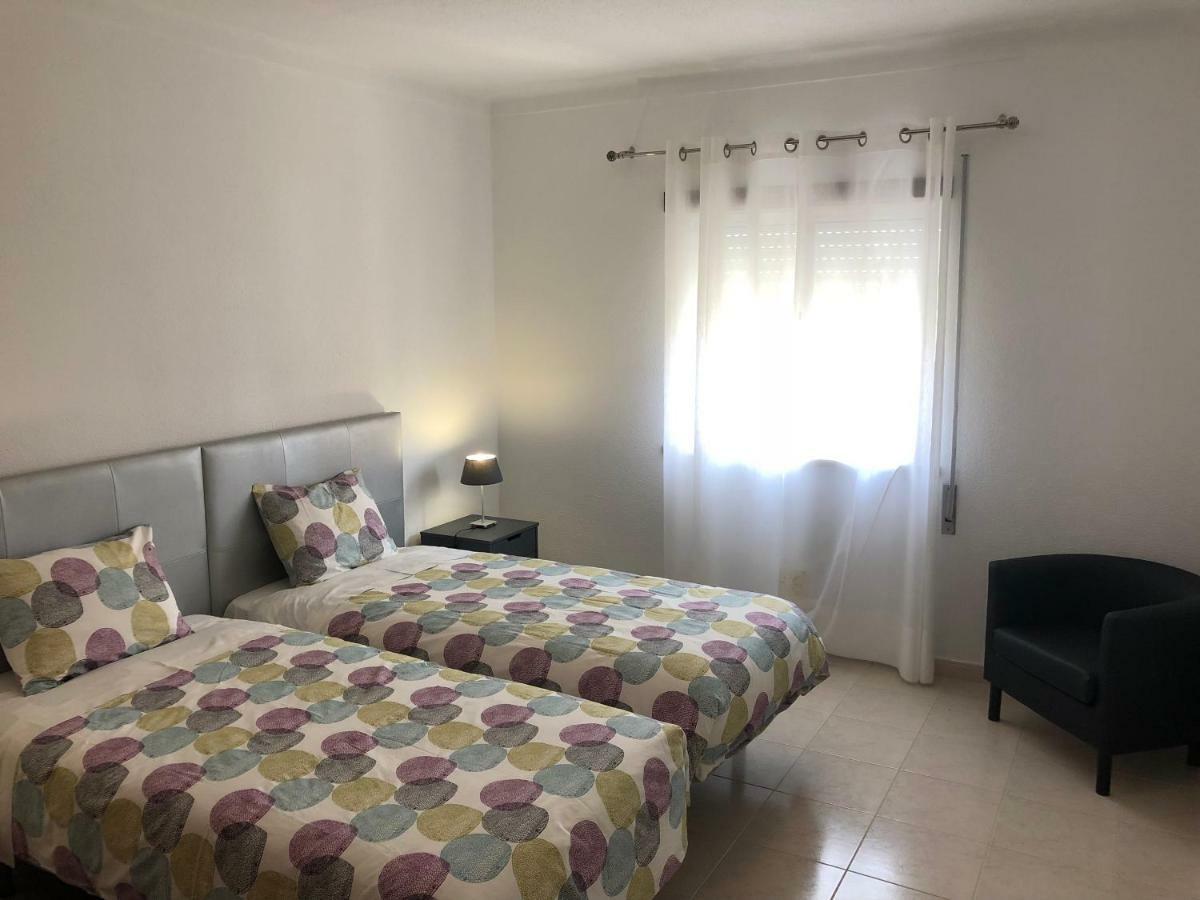 Olinda'S 2 Bedroom Apartment ลากอส ภายนอก รูปภาพ