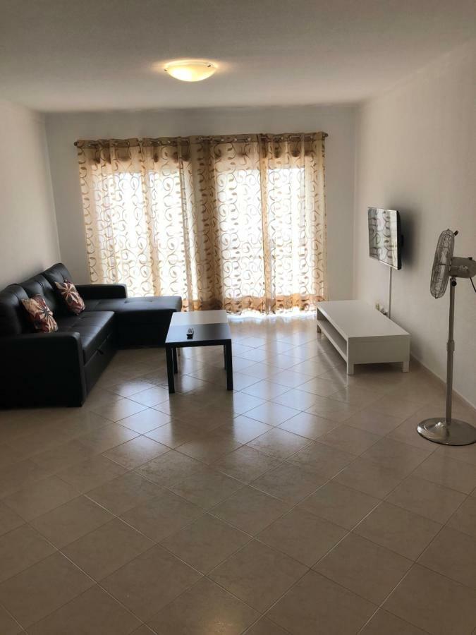Olinda'S 2 Bedroom Apartment ลากอส ภายนอก รูปภาพ