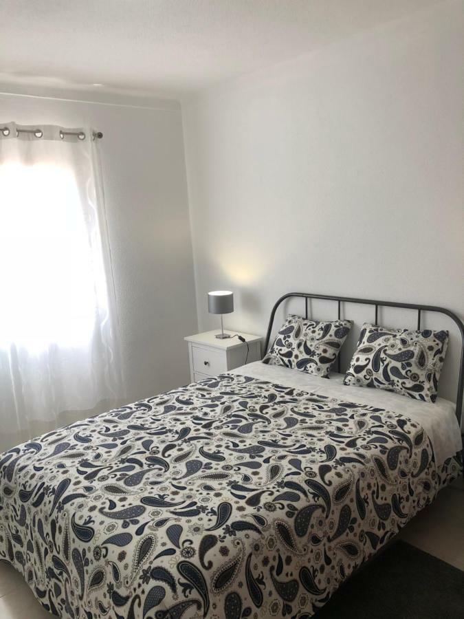 Olinda'S 2 Bedroom Apartment ลากอส ภายนอก รูปภาพ