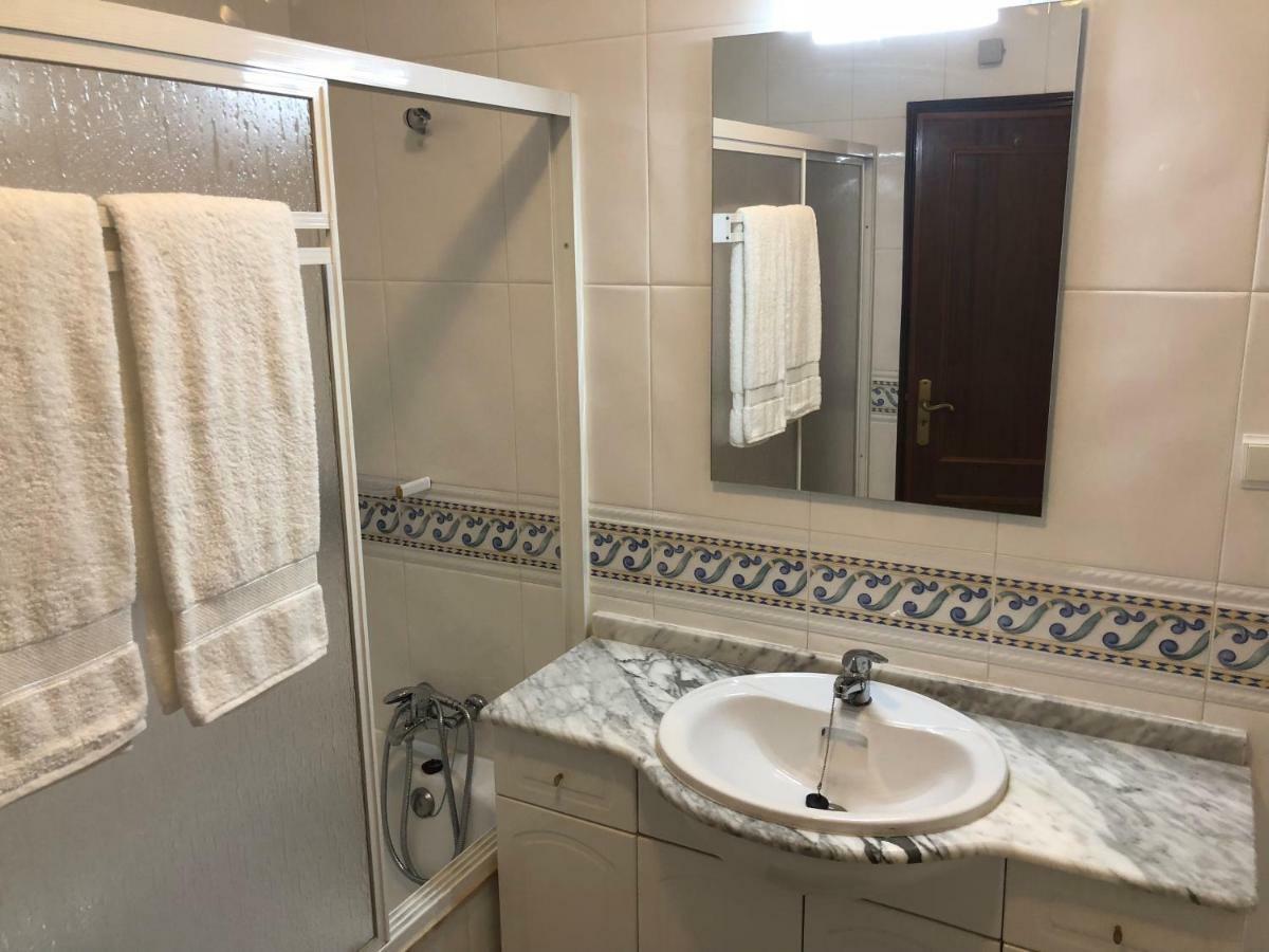 Olinda'S 2 Bedroom Apartment ลากอส ภายนอก รูปภาพ
